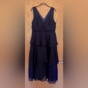 Beautiful navy blue v-neck formal dress